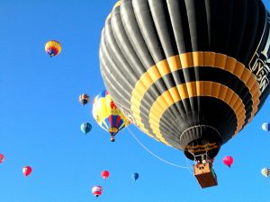 balloons-overhead-1537807-639x479