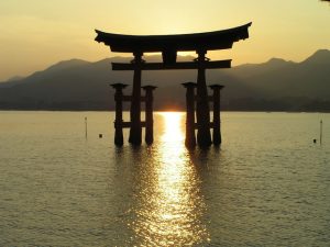 sunset-at-miyajima-1234881-640x480
